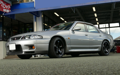 NISSAN SKYLINE GT-R