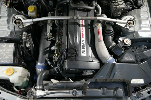 NISSAN SKYLINE GT-R:ENGINE