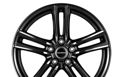 スタッドレスタイヤ用のホイール選びで悩んでいます。