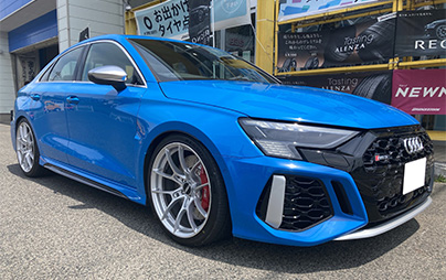 アウディ RS3