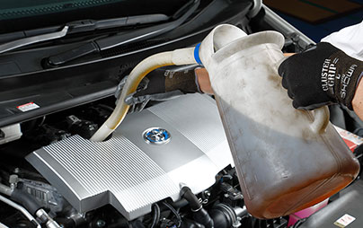 コクピットではオイル交換をどのように行うの？