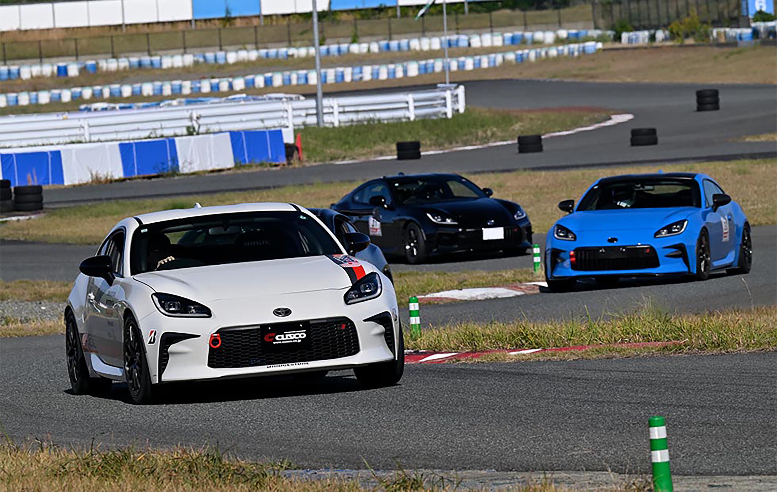 コクピットで先行受付できる「POTENZA CIRCUIT MEETING! 2026」について教えてください。