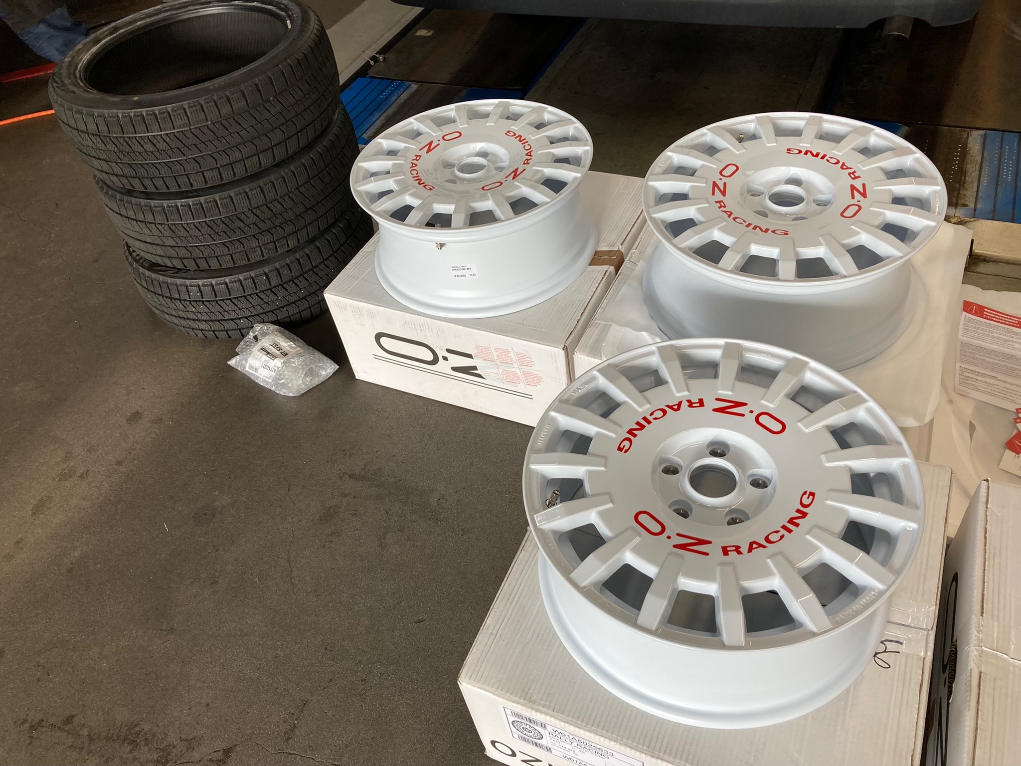 OZ Racing」ホイールで冬支度！そして「ルーテシア」にも！！ | ルノー