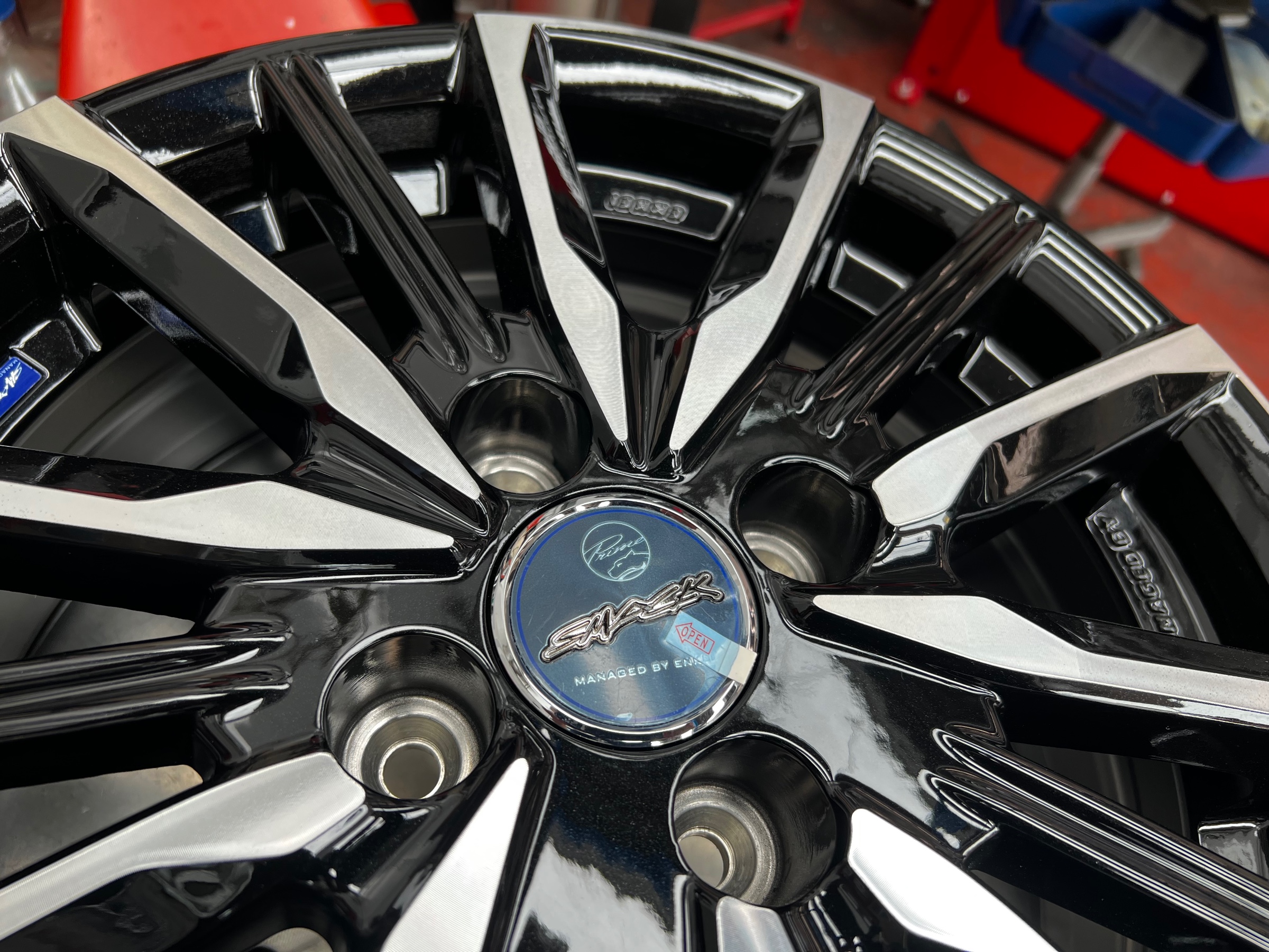 手軽にイメージチェンジ ヤリス ホイール交換 MXPH15 × SMACK VALKYRIE