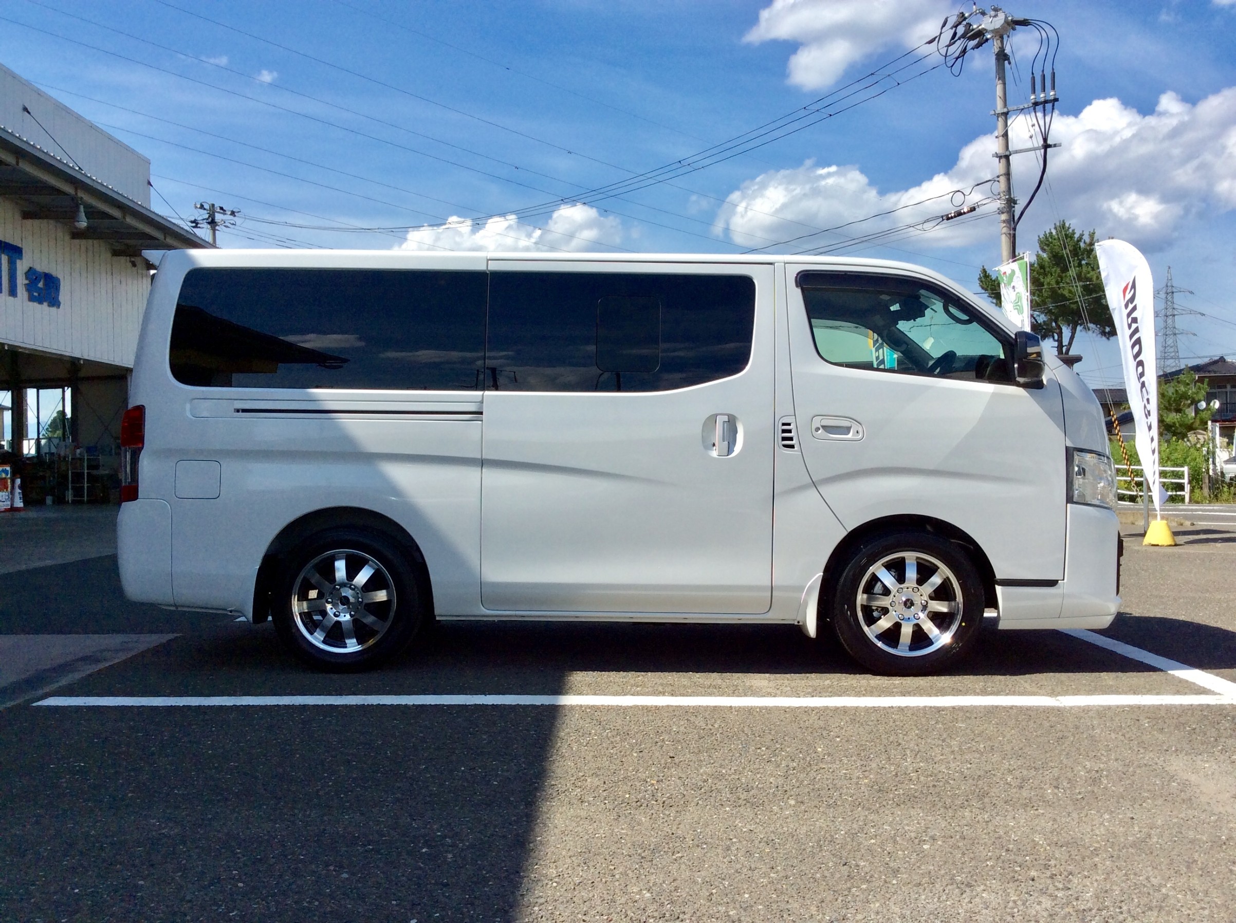 NV350 キャラバン E26 ノーマルホイール&キャップ 4本 - メルカリ
