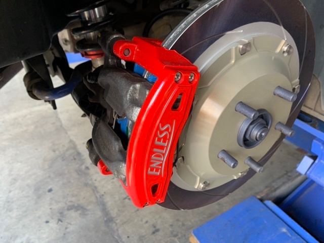 ◇SUBARU WRX S4 [VAG] 用品取付 ENDLESS ブレーキキャリパー&ローター