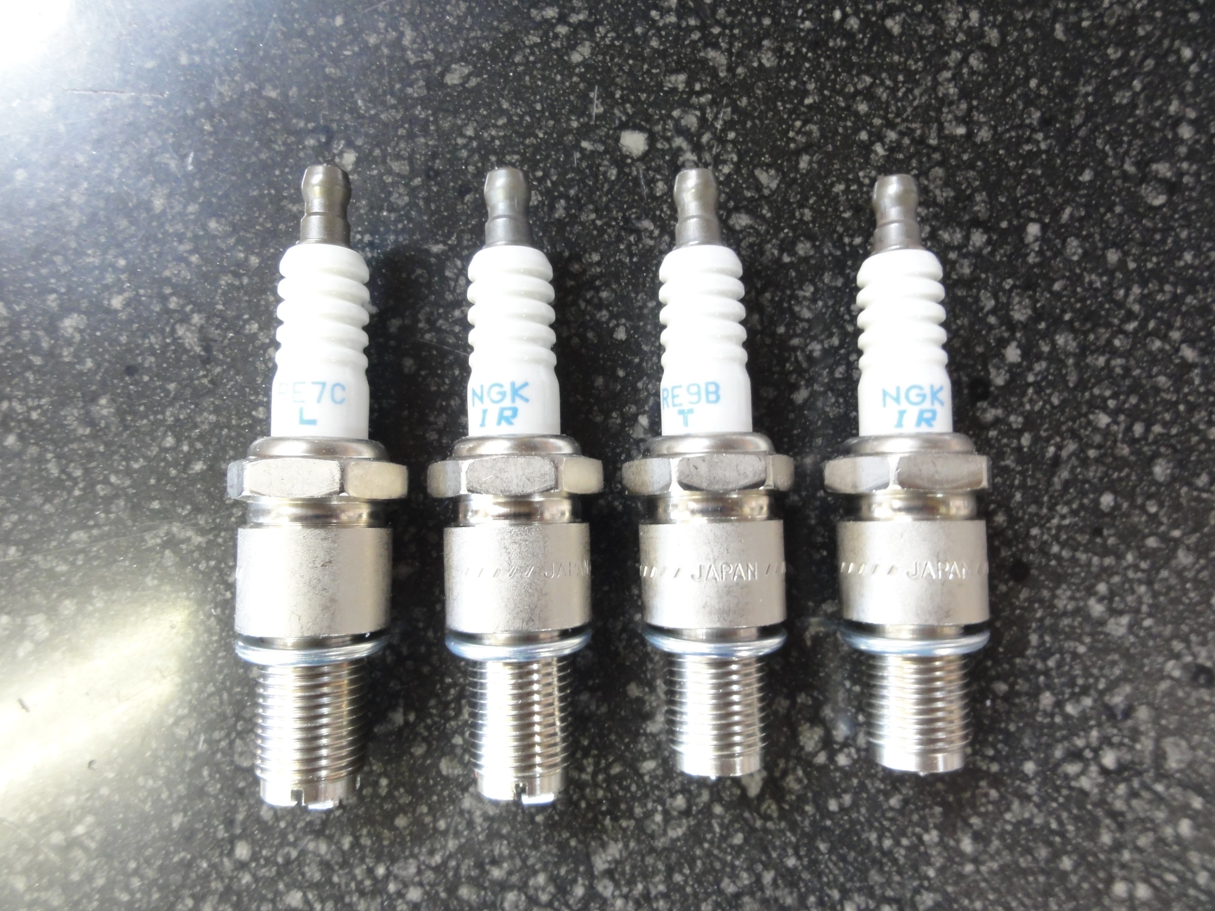 RXｰ8（SE3P）スパークプラグ交換。 | マツダ RX-8 HID・LED（その他