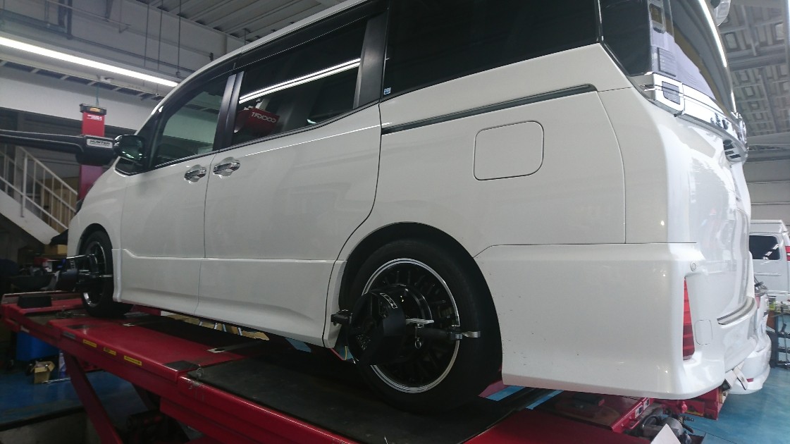 VOXY ZRR85W × TEIN 車高調 装着 | トヨタ ヴォクシー 足まわり