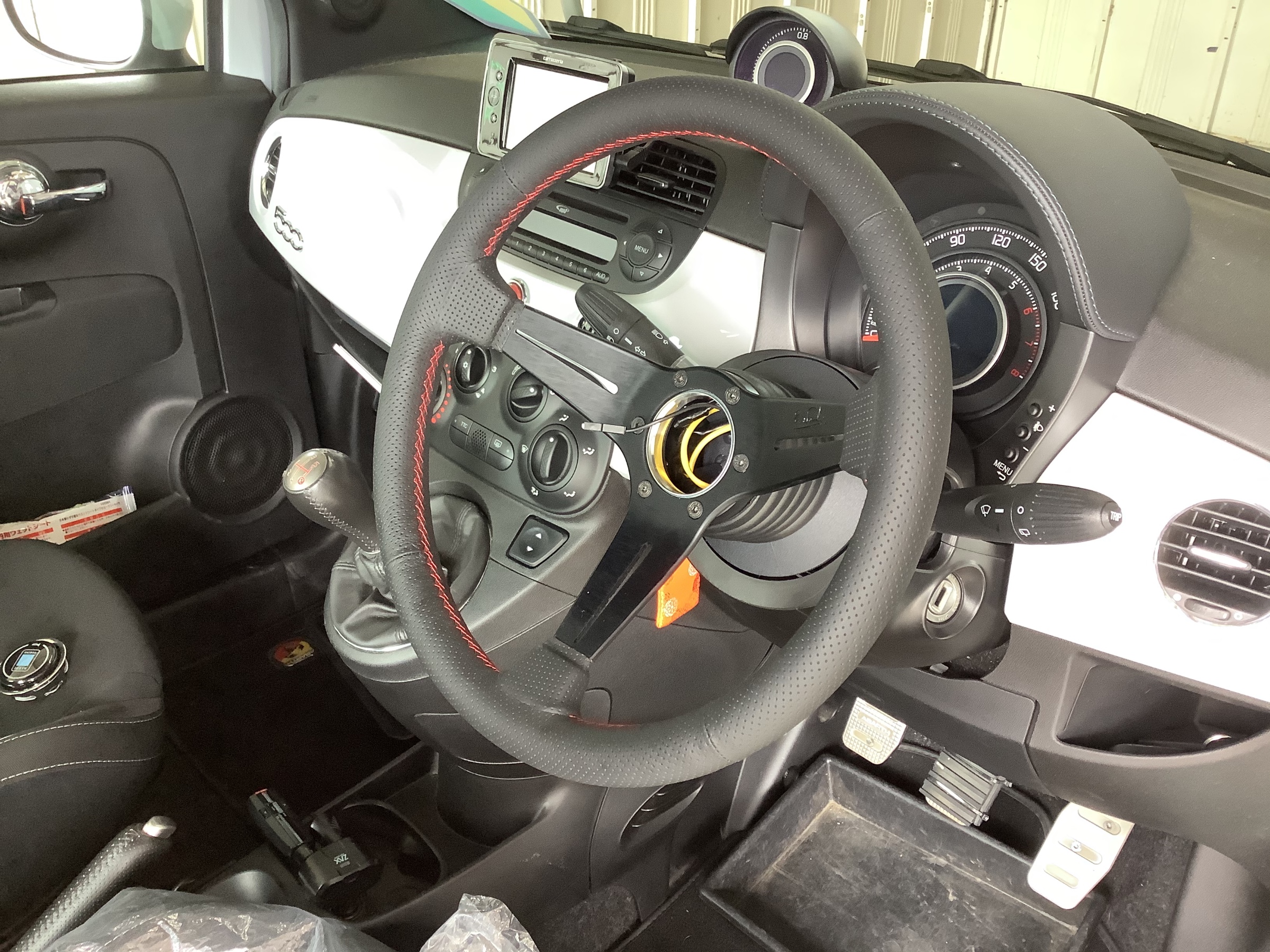 ABARTH 500 」に「 NARDI 」ステアリング取り付け。 | アバルト