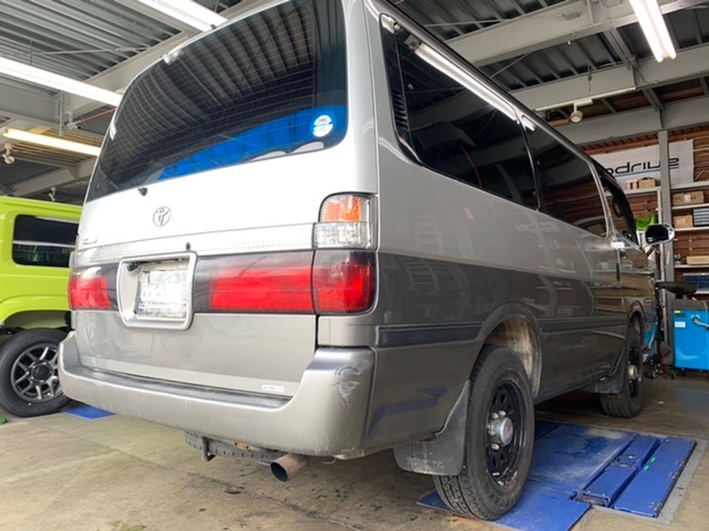 ◇TOYOTA HIACE [KZH106] 用品取付 SUNAUTO SUNTREX ヒッチメンバー
