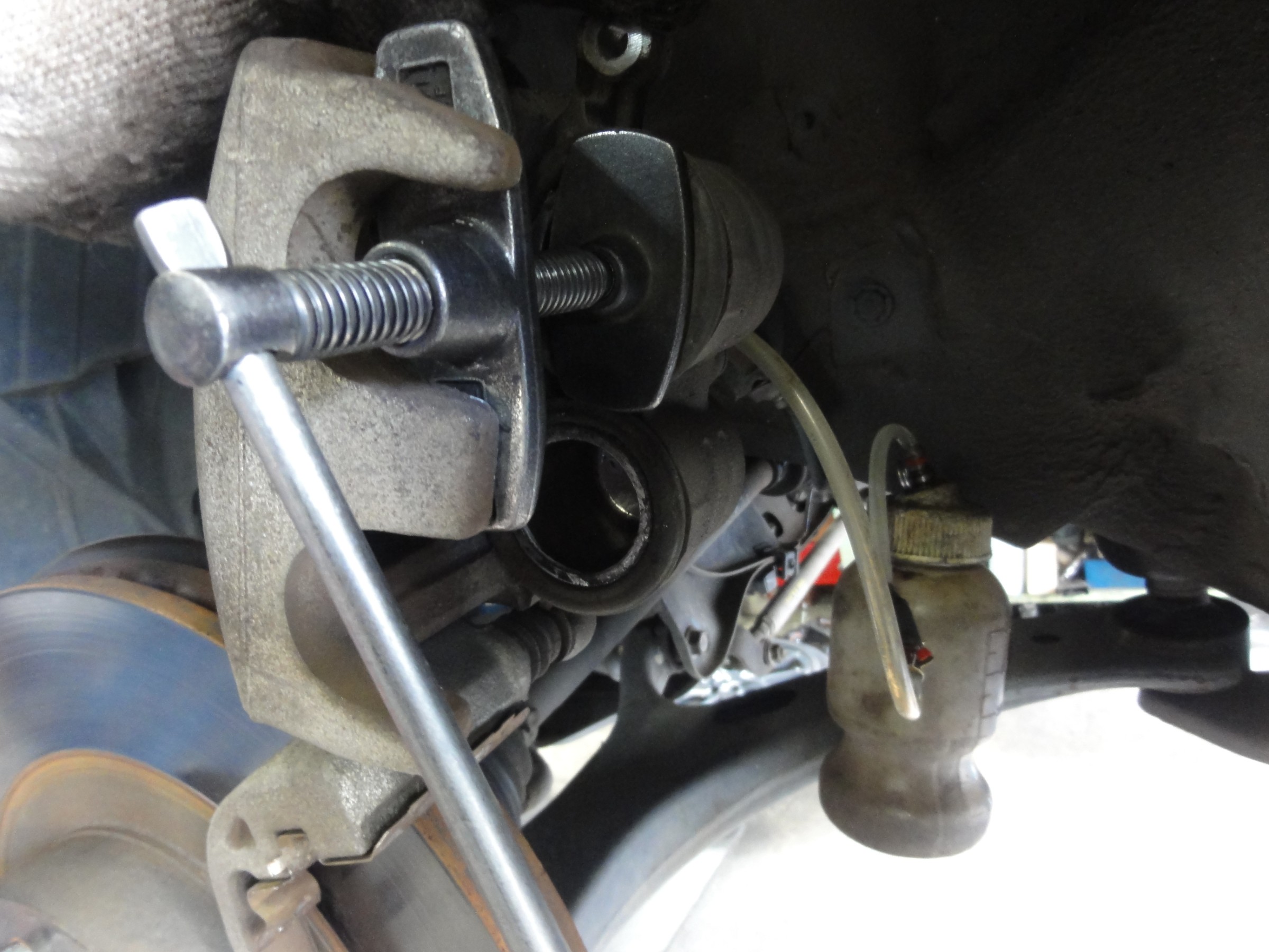 インプレッサ（GH8）エンドレス製スポーツブレーキパッド「SSS」装着