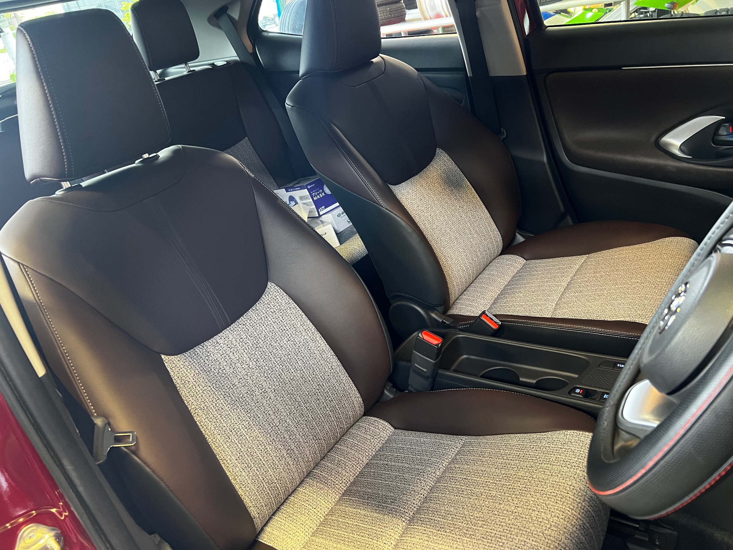 ヤリスクロス シートカバー取付け《 YARIS-CROSS MXPB10