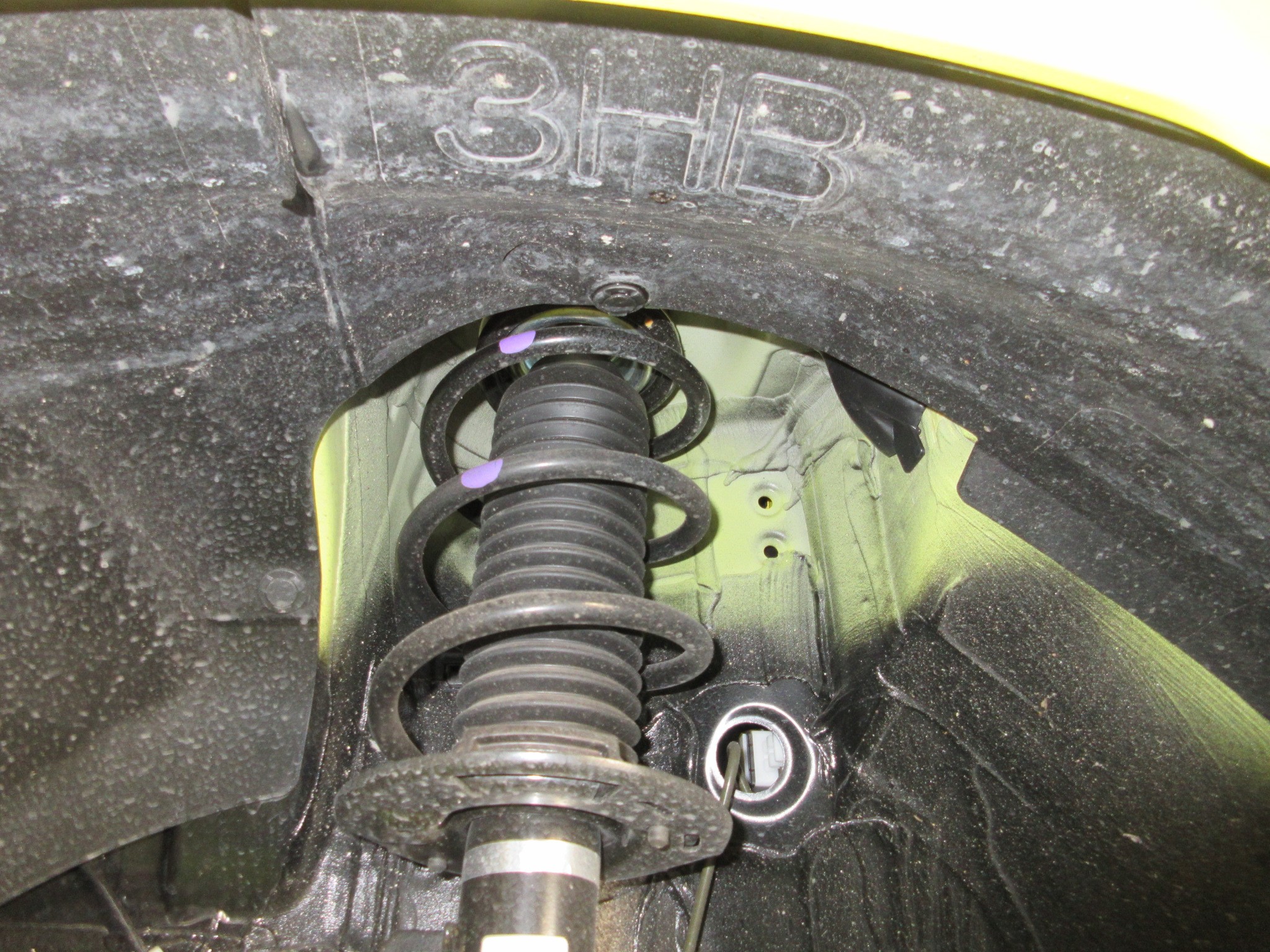 またまた人気のSWKスポーツスプリング取り付け作業です | スズキ