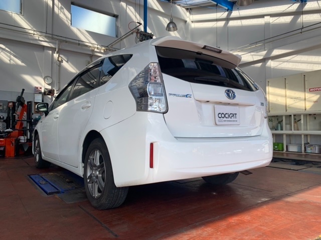 ◇TOYOTA PRIUS α [ZVW40W] 車検整備◇ | トヨタ プリウスα メンテナンス（オイル・バッテリー他） その他 >  ハイブリッドカー車検 | スタッフ 日記 | コクピット 荒井 | 車のカスタマイズにかかわるスタッフより