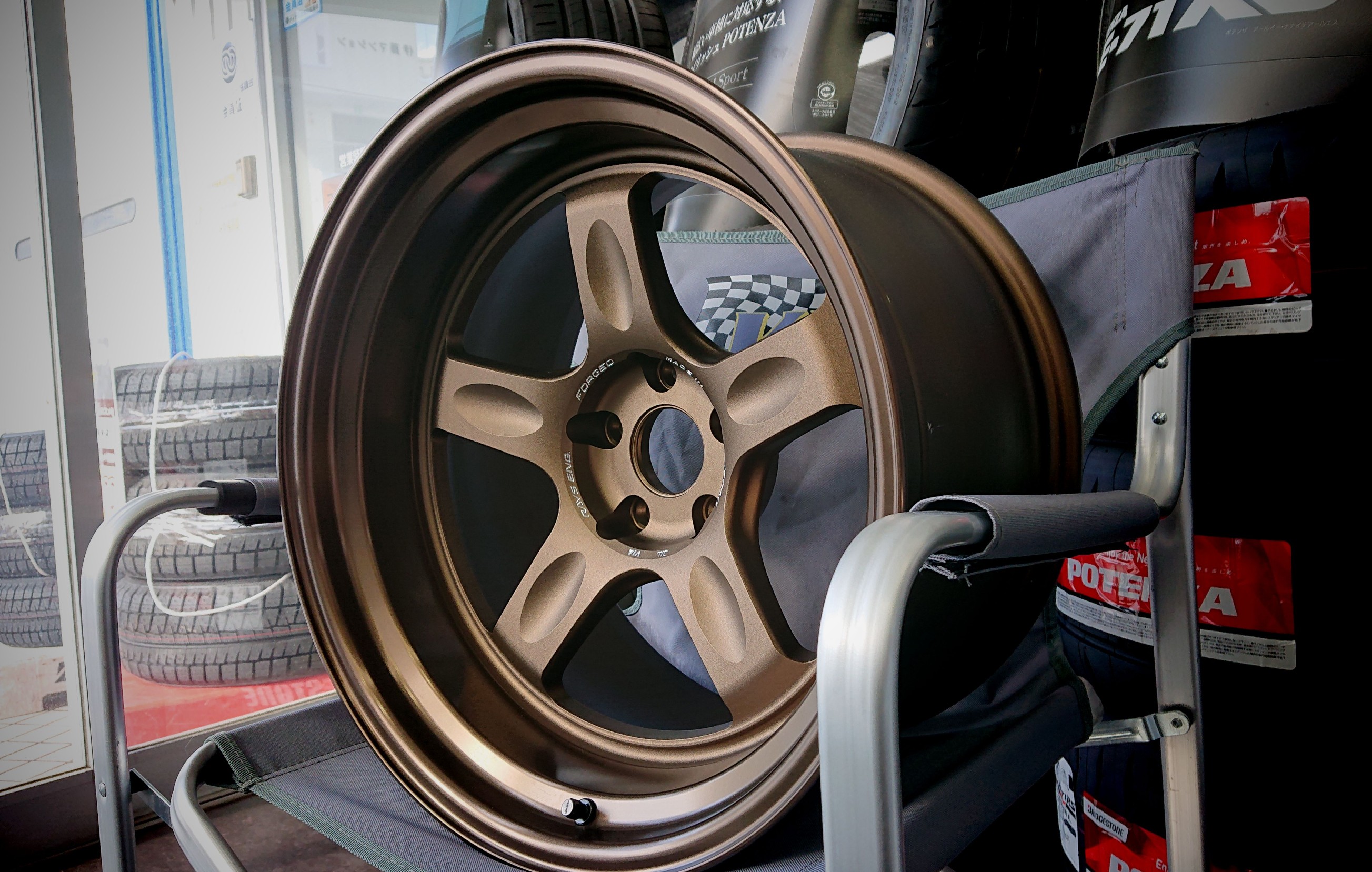 レイズ ボルクレーシング の新商品が顔見せに登場 ♪ ／ RAYS VOLK