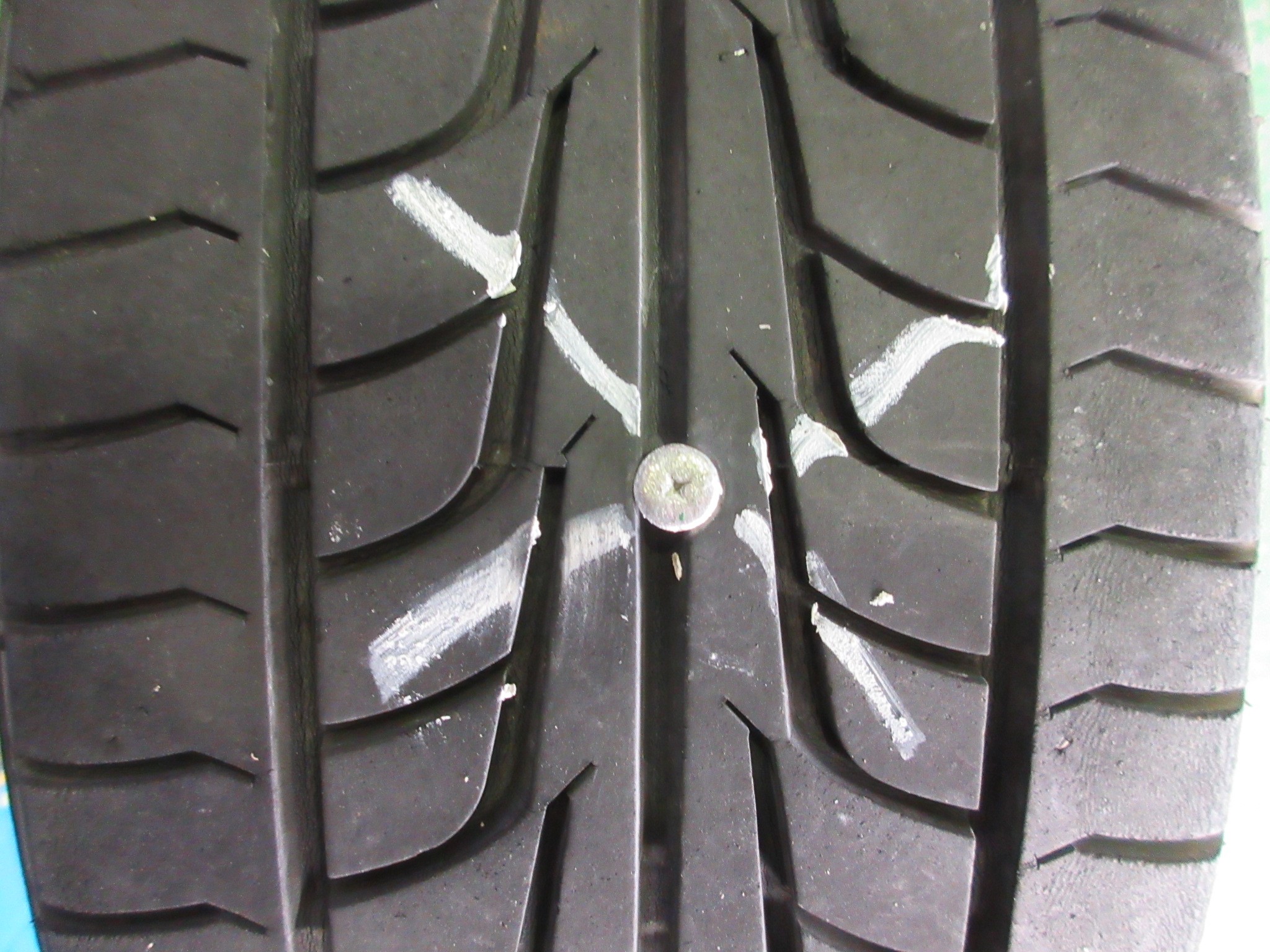 パンク修理歴のあるタイヤはパンク修理出来ない事もあります スズキ パレットsw タイヤ タイヤ パンク修理 Staff日記 コクピット さつま貝塚 車のカスタマイズにかかわるスタッフより