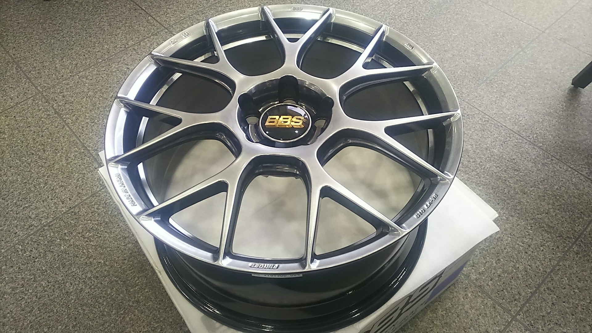 新たに仲間入り！NEW BBS 「RE-V7」！ | スタッフ日記 | コクピット モリオカ | 車のカスタマイズにかかわるスタッフより