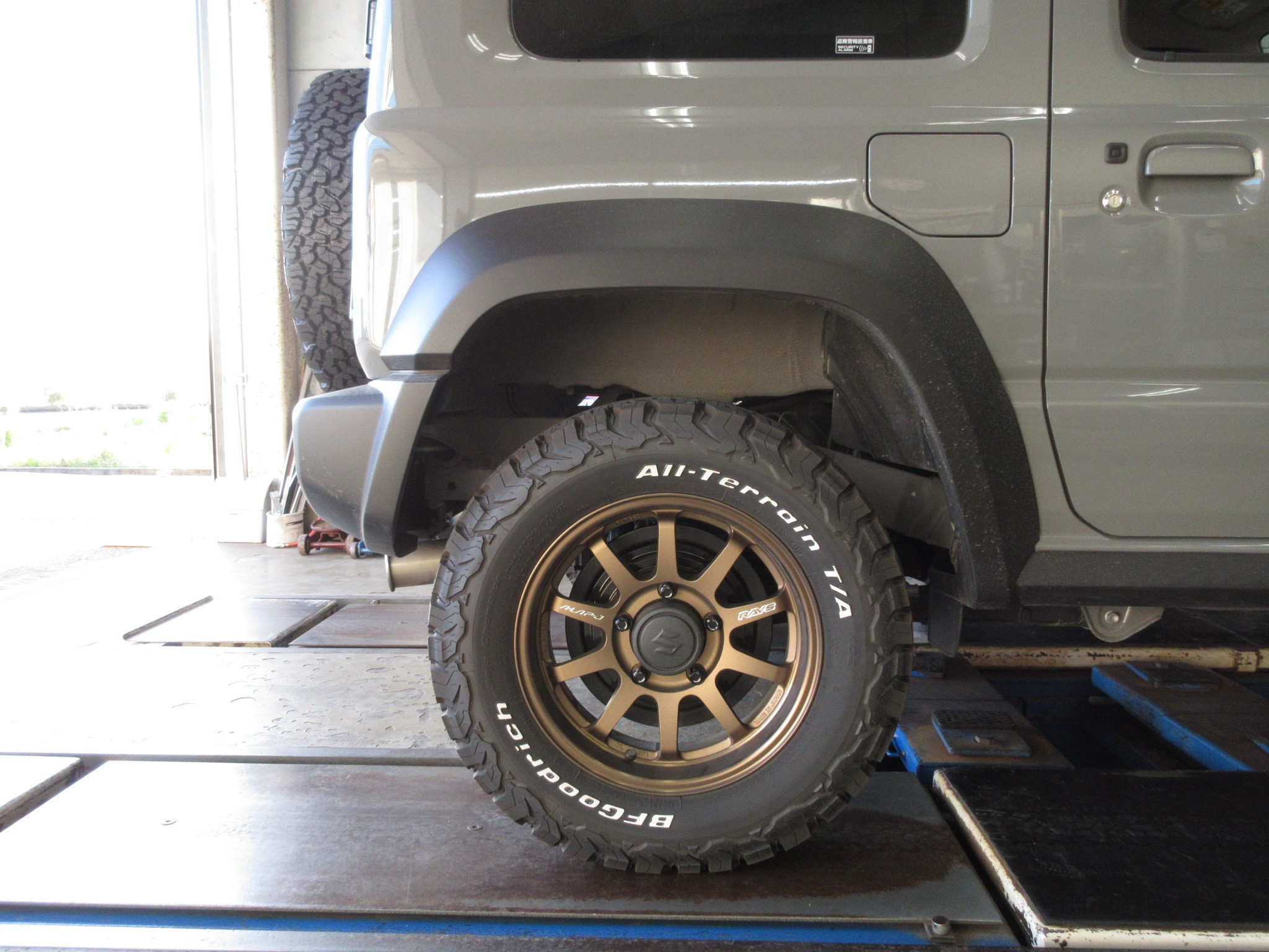 新型ジムニーで “フラフラ・フワフワ” を感じたら、この