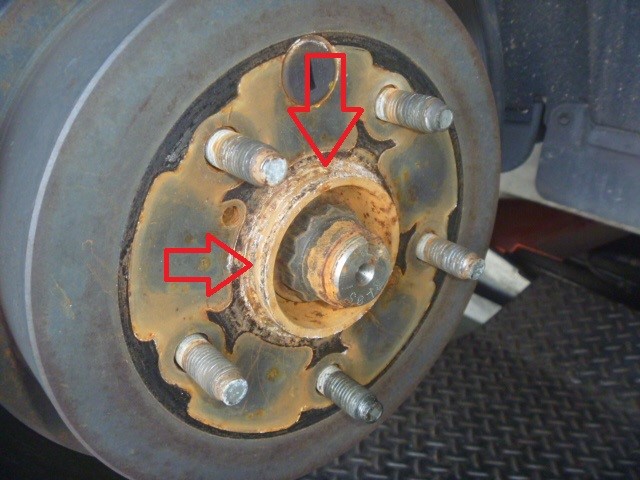 ホイールハブ防錆コーティング施工 その他 安全点検 運行前点検 店舗日記 コクピット 麻生 車 のカスタマイズにかかわるスタッフより