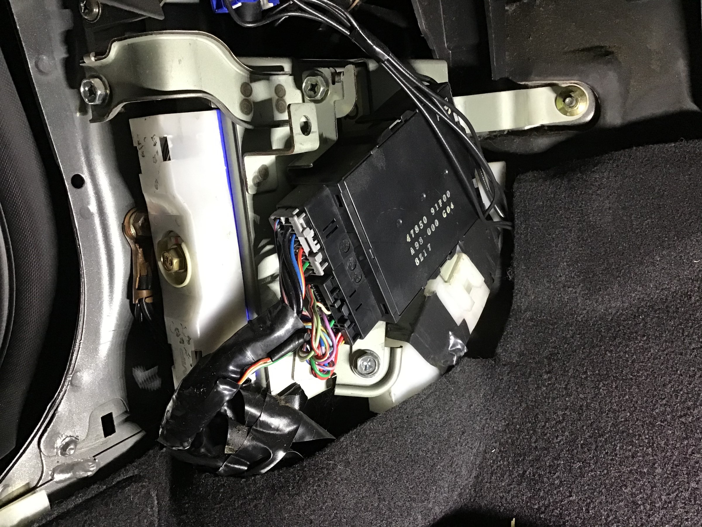 シルビアS15 ECU交換♪ | 日産 シルビア その他パーツ | 店舗日記