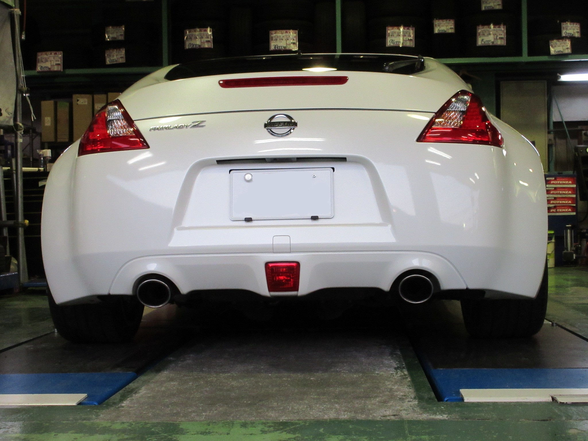 Z34 マフラー交換です | 日産 フェアレディZ 吸・排気系 吸