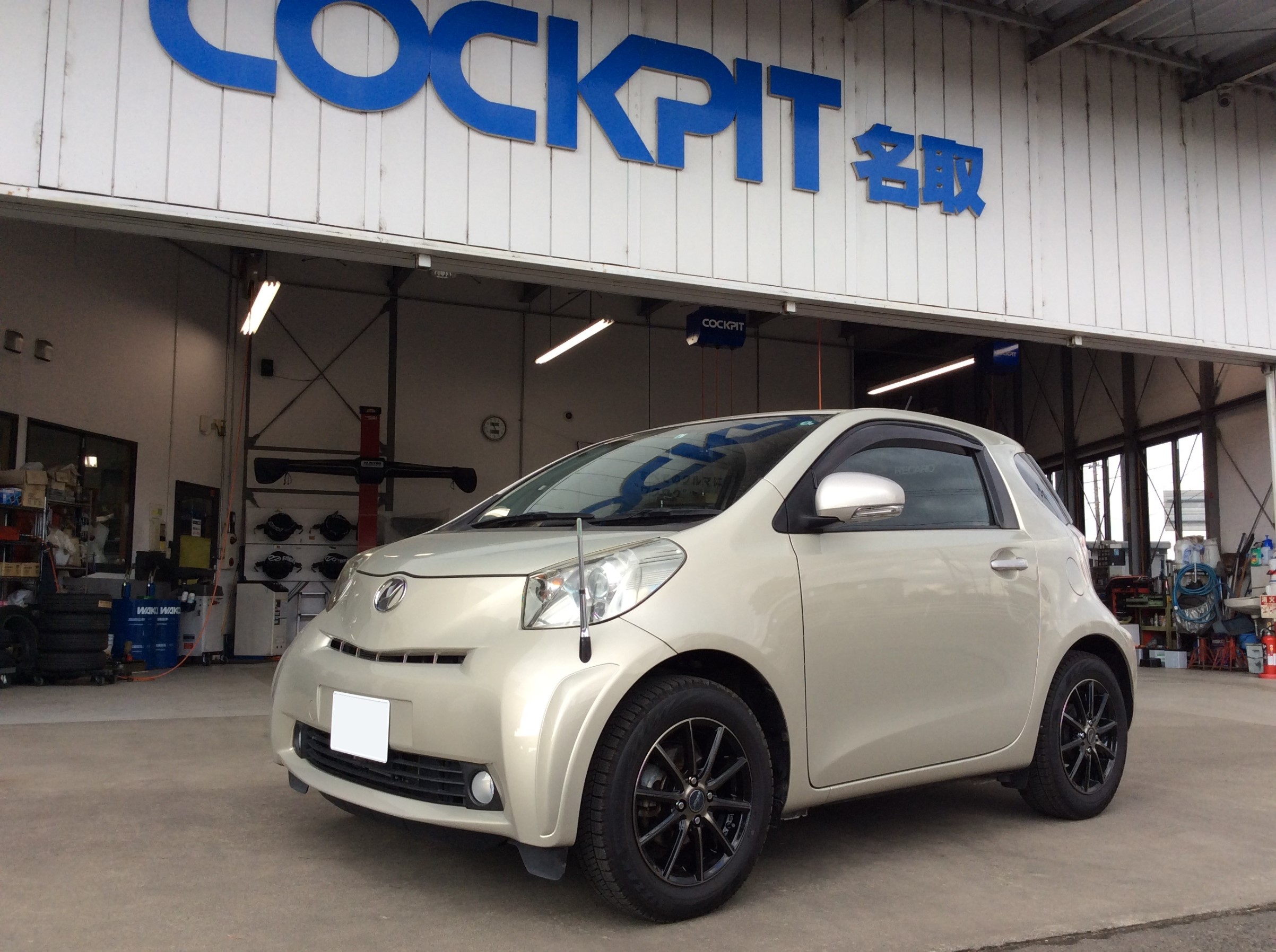 トヨタiQ KGJ10 レカロシート取り付けます！ | トヨタ iQ