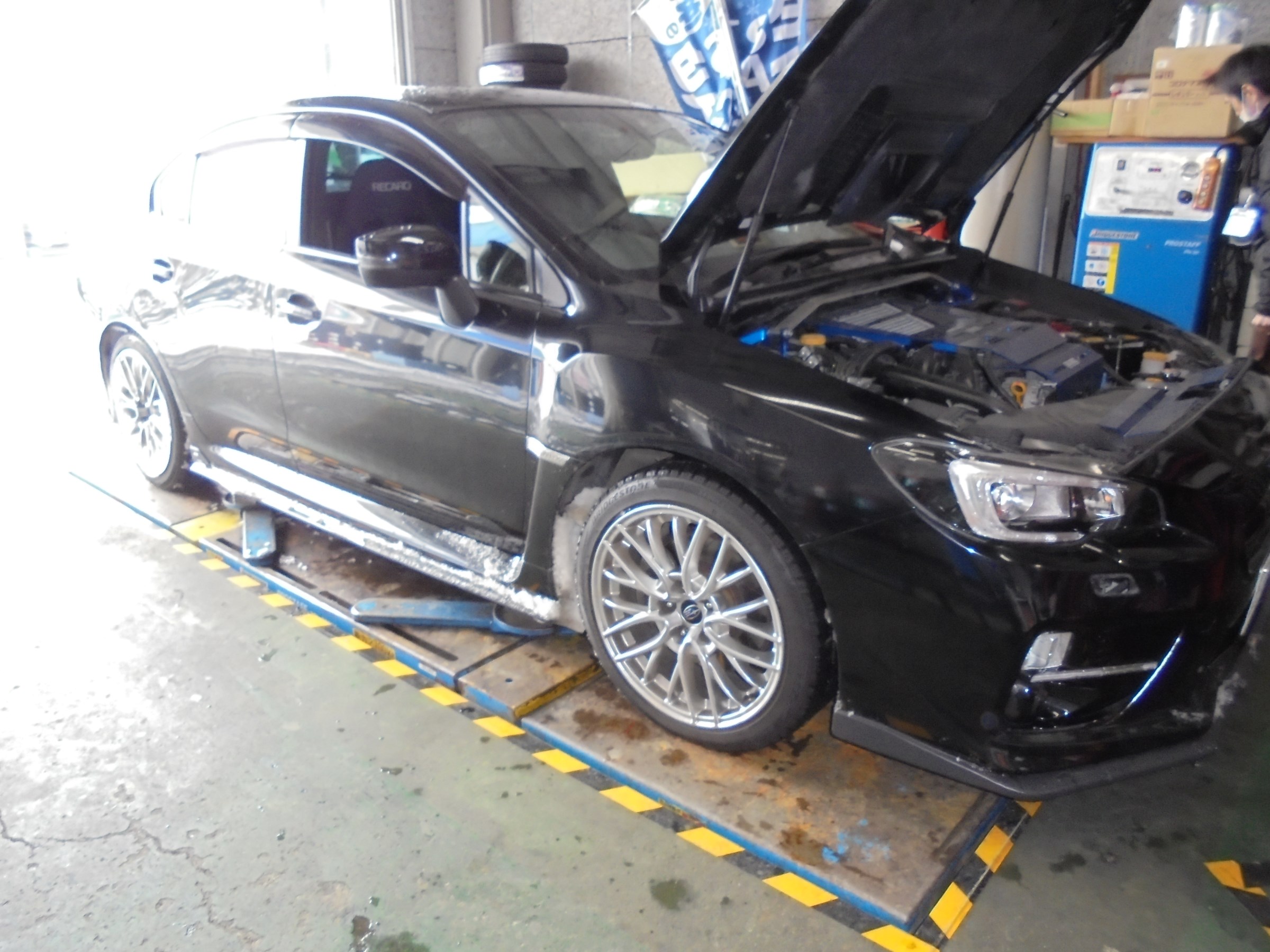 本日はwrx S4 Cvtクーラー取付を スタッフ日記 コクピット 白樺 車のカスタマイズにかかわるスタッフより