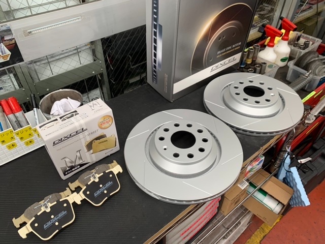 ◇Volkswagen Golf R DIXCELブレーキパッドローター交換◇ | フォルクスワーゲン ゴルフ7 R 足まわり(サスペンション・ ブレーキ) 足まわり(サスペンション・ブレーキ) > ブレーキキャリパー・ブレーキパッド交換 | スタッフ 日記 | コクピット 荒井 | 車の ... ◇Volkswagen Golf R DIXCELブレーキパッドローター交換◇ | フォルクスワーゲン ゴルフ7 R 足まわり(サスペンション・ ブレーキ) 足まわり(サスペンション・ブレーキ) > ブレーキキャリパー・ブレーキパッド交換 | スタッフ 日記 | コクピット 荒井 | 車の ...