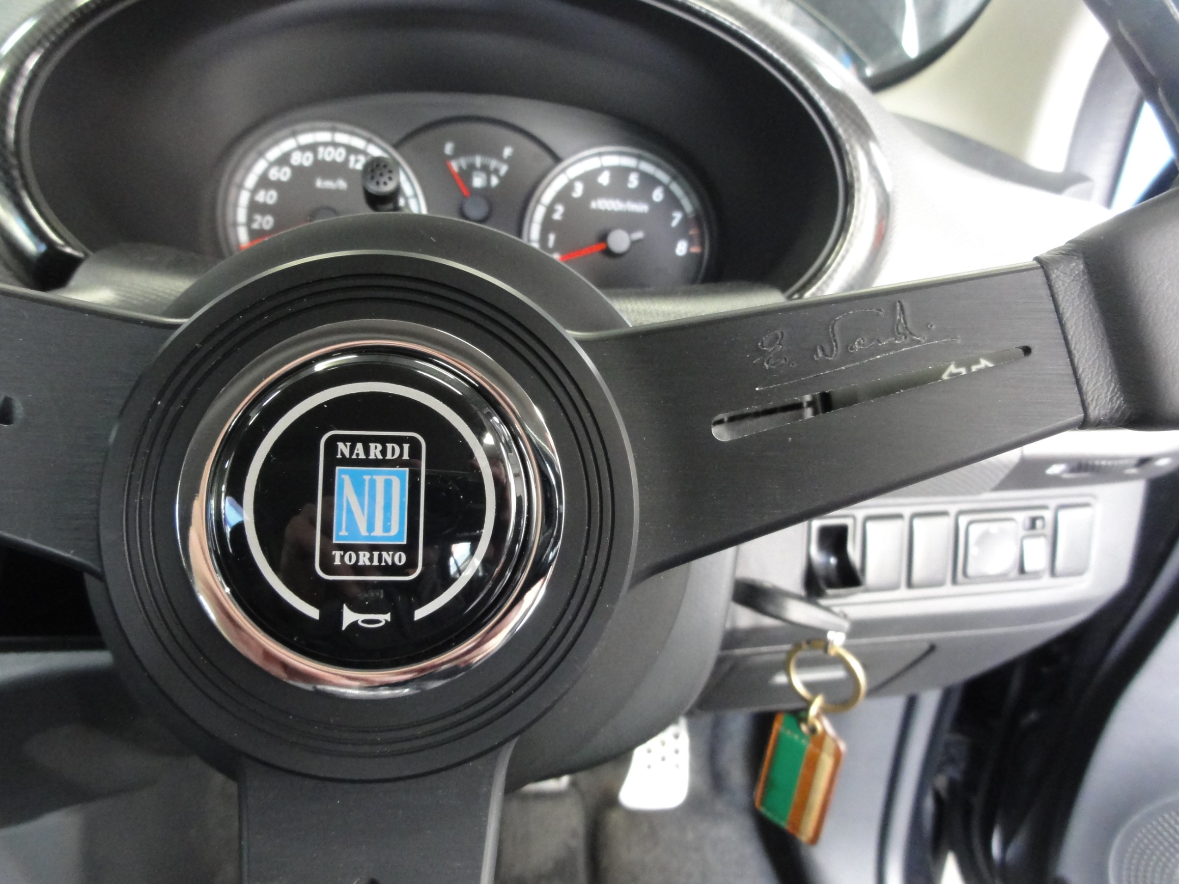 NARDI/ナルディ SPORTS（スポーツ） タイプラリー パンチングレザー/ブラックスポーク 33φ 商品番号：N753 : NANIWAYA  Yahoo!ショップ - 通販 - Yahoo!ショッピング