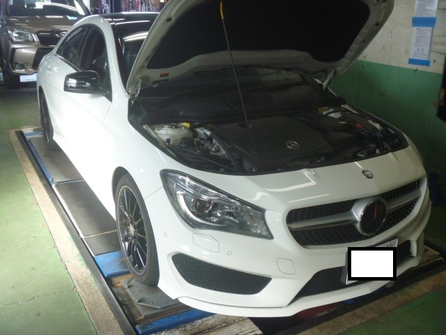 エンジンオイル交換 オイルエレメント交換 メルセデス ベンツ Claクラス メンテナンス オイル バッテリー他 メンテナンス オイル バッテリー他 エンジンオイル交換 店舗日記 コクピット 麻生 車のカスタマイズにかかわるスタッフより