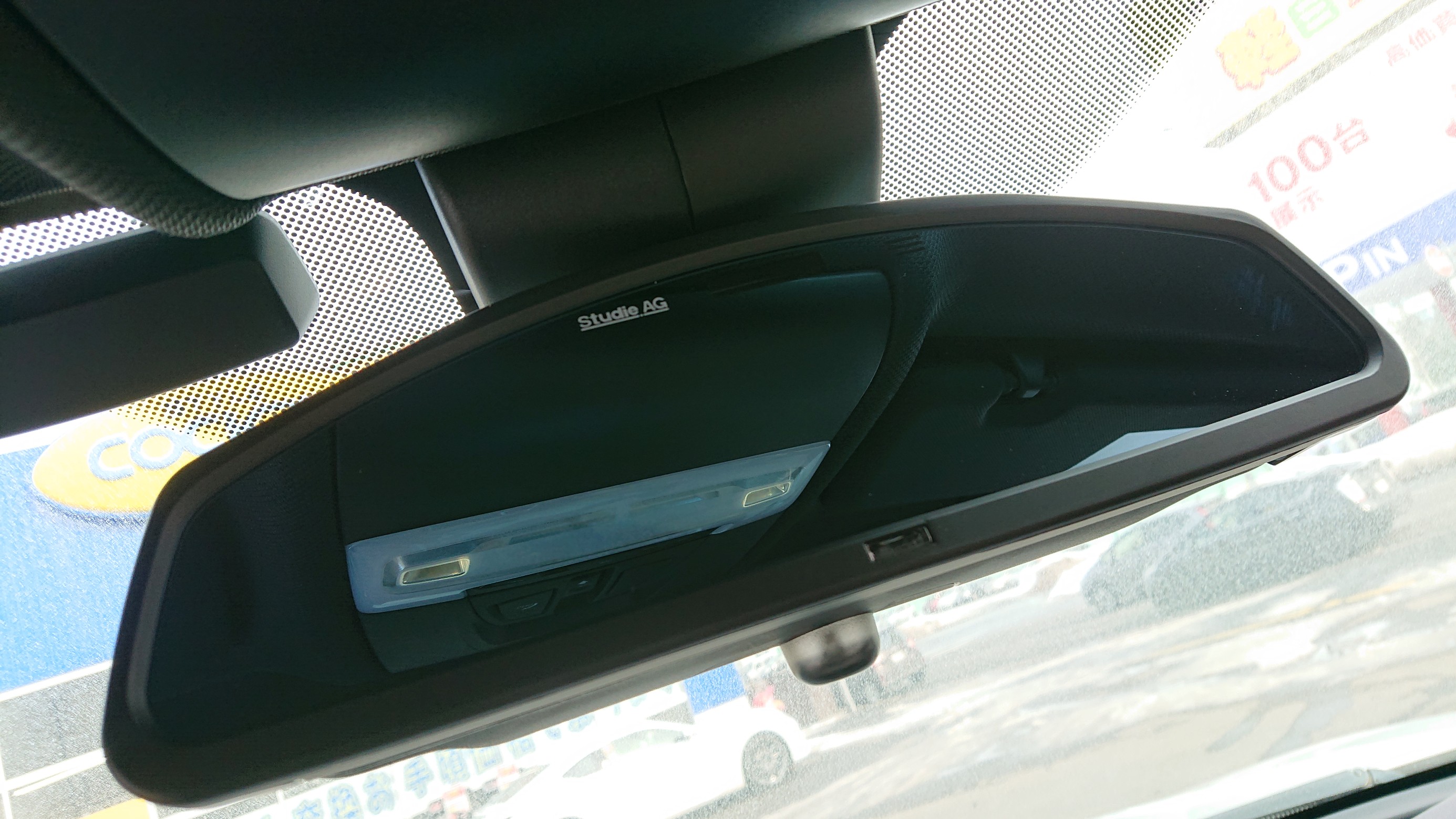 Studie Wide Angle Rear View Mirror Type2 取付 ／ BMW F15 X5 | BMW X5 インテリア |  Feel Book | スタイルコクピット フィール | 車のカスタマイズにかかわるスタッフより