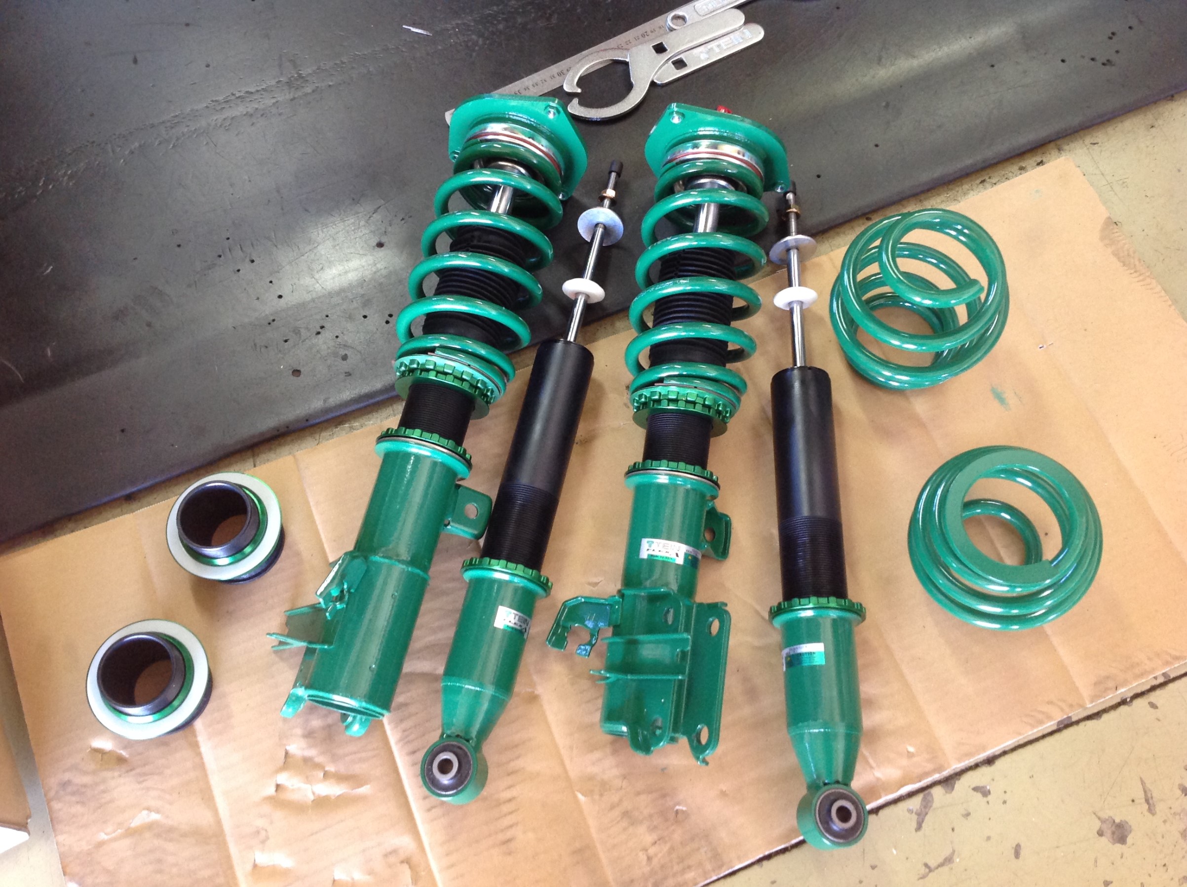 日産 セレナ用  車高調 [TEIN FLEX A] BMhkWm5ABAA