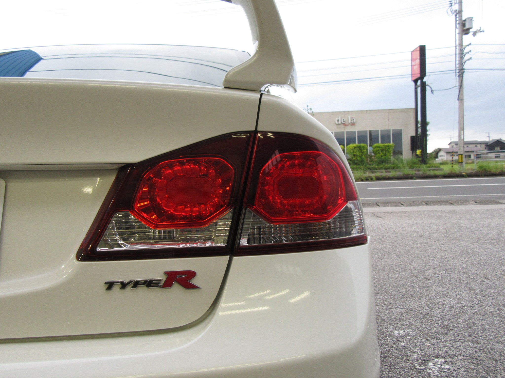 街乗りからサーキットまでカバーする魔法の車高調が完成しました ホンダ シビックタイプr Fd2 に クスコ スポーツr の取り付け ホンダ シビックタイプr 店長アサコのブログ コクピット 55 車のカスタマイズにかかわるスタッフより