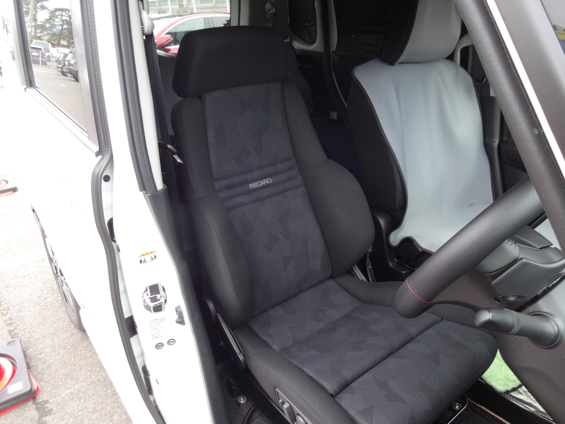 Recaroからrecaro ソリオへorthopad オルソペド スズキ ソリオバンディット Recaro装着事例 コクピット 西部 お店の得意技紹介