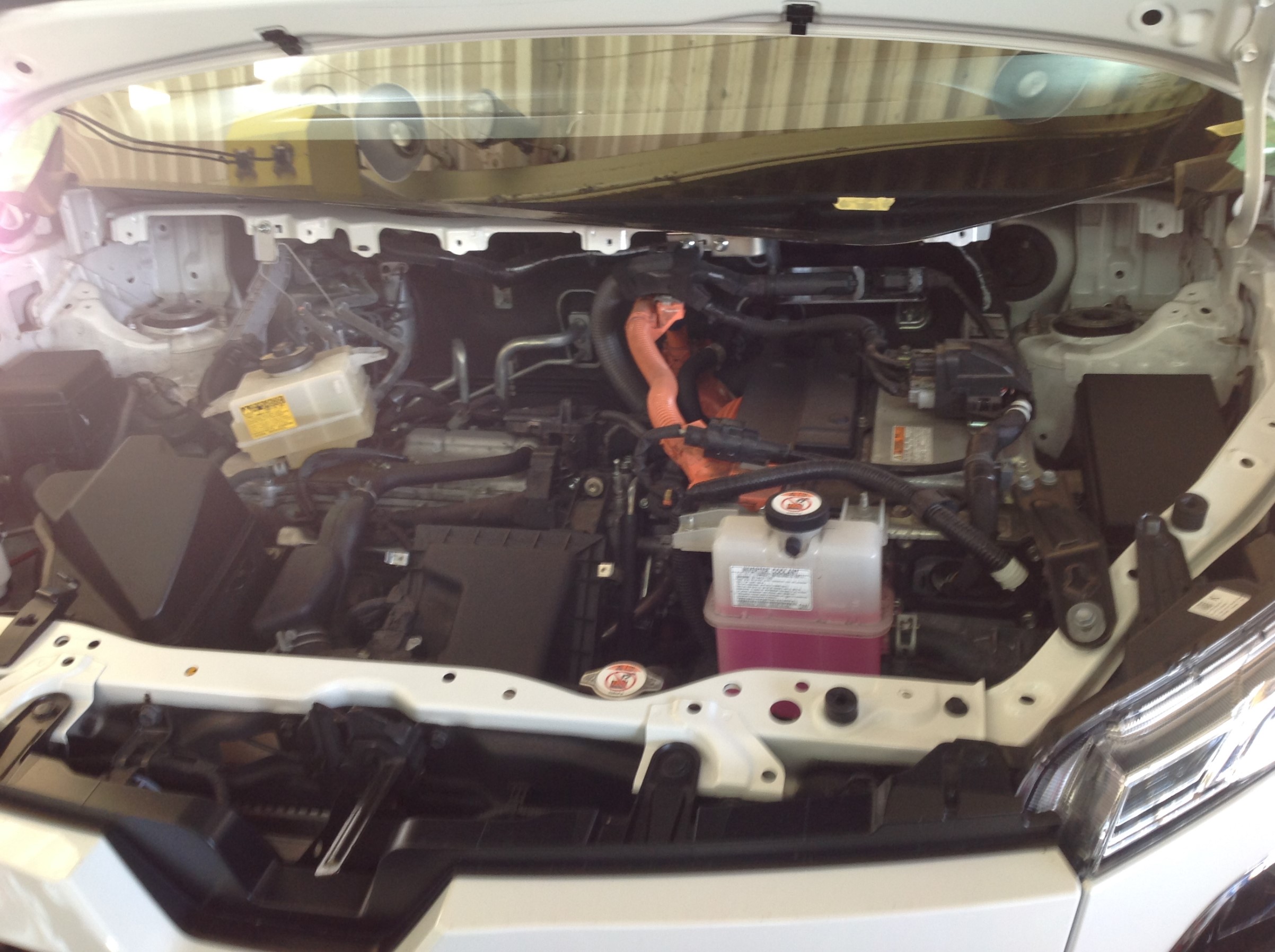 80VOXYさん、TEIN HIGH.TECHスプリング装着でスタイリッシュに変身