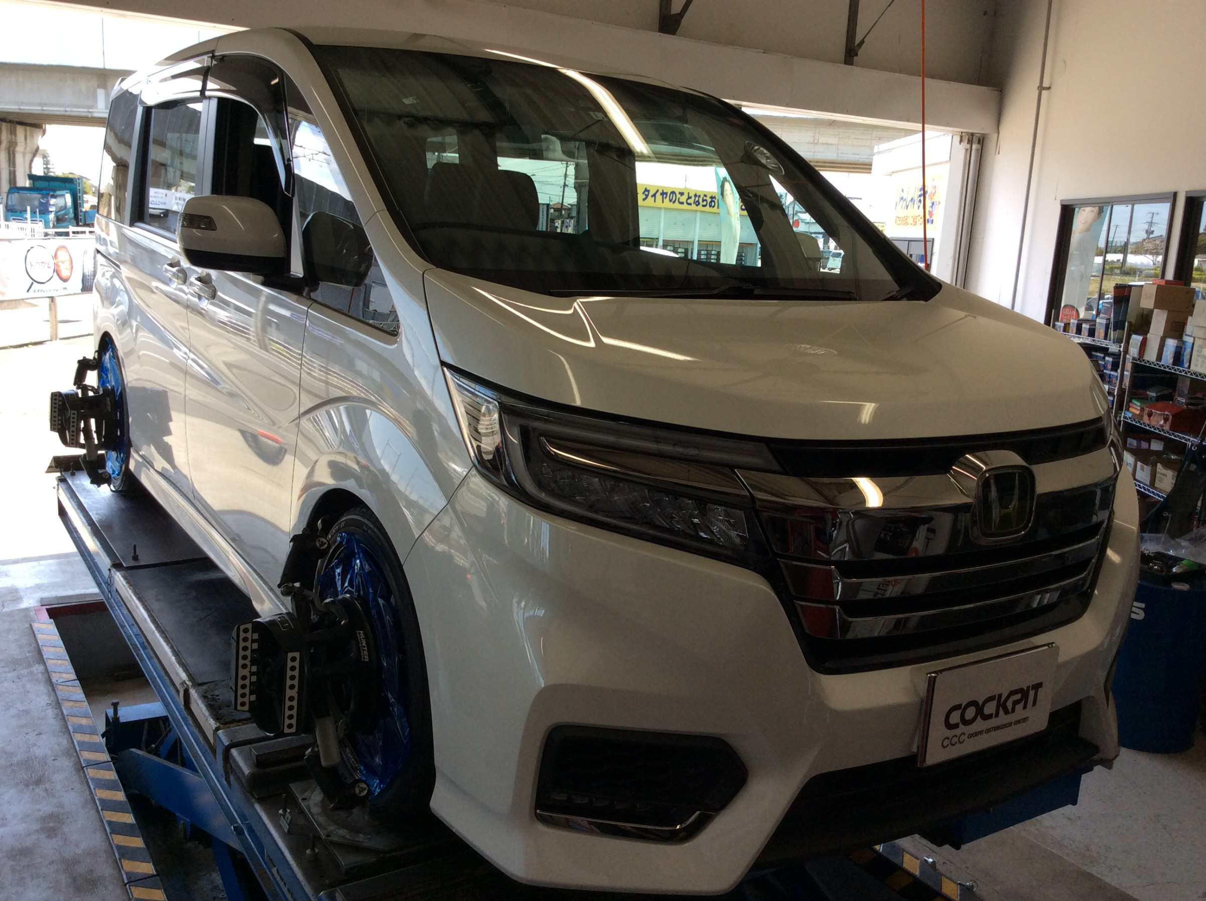 ステップワゴンスパーダ RP4 タイヤ・ホイール・車高調装着！ | ホンダ