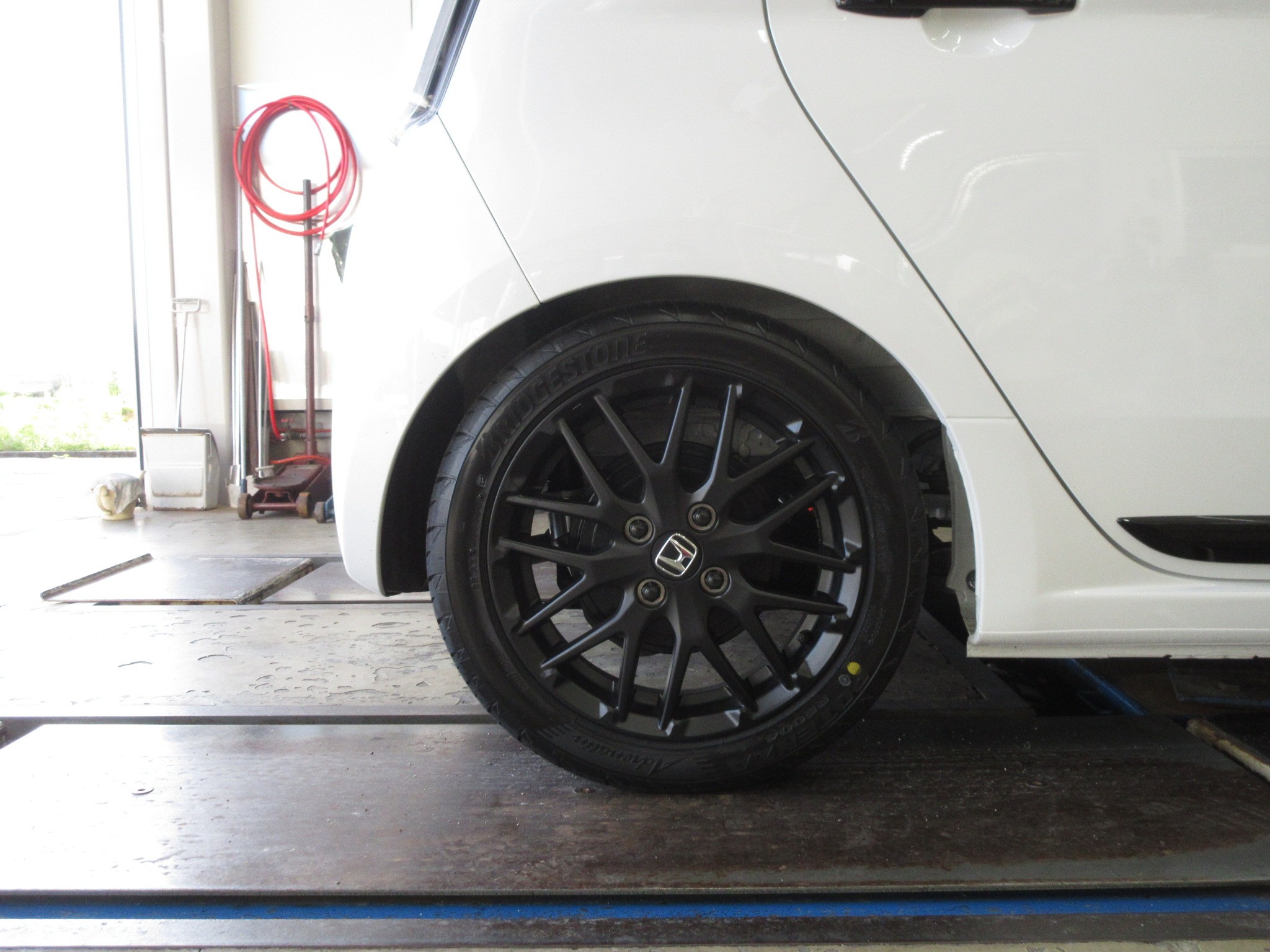 まずはこんなオススメアイテムからスタート 新型 N One Rs Jg3 に Rs R Best I 車高調 Potenza Adrenalin Re004 Dte New Ppt の取り付け ホンダ N One 店長アサコのブログ コクピット 55 車 のカスタマイズにかかわるスタッフより