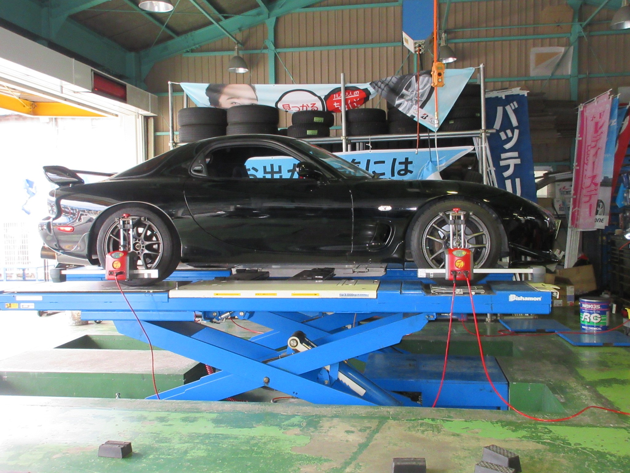 Fd3s Rx 7 アライメント調整 マツダ Rx 7 足まわり サスペンション ブレーキ アライメント調整 Staff日記 コクピット さつま貝塚 車のカスタマイズにかかわるスタッフより
