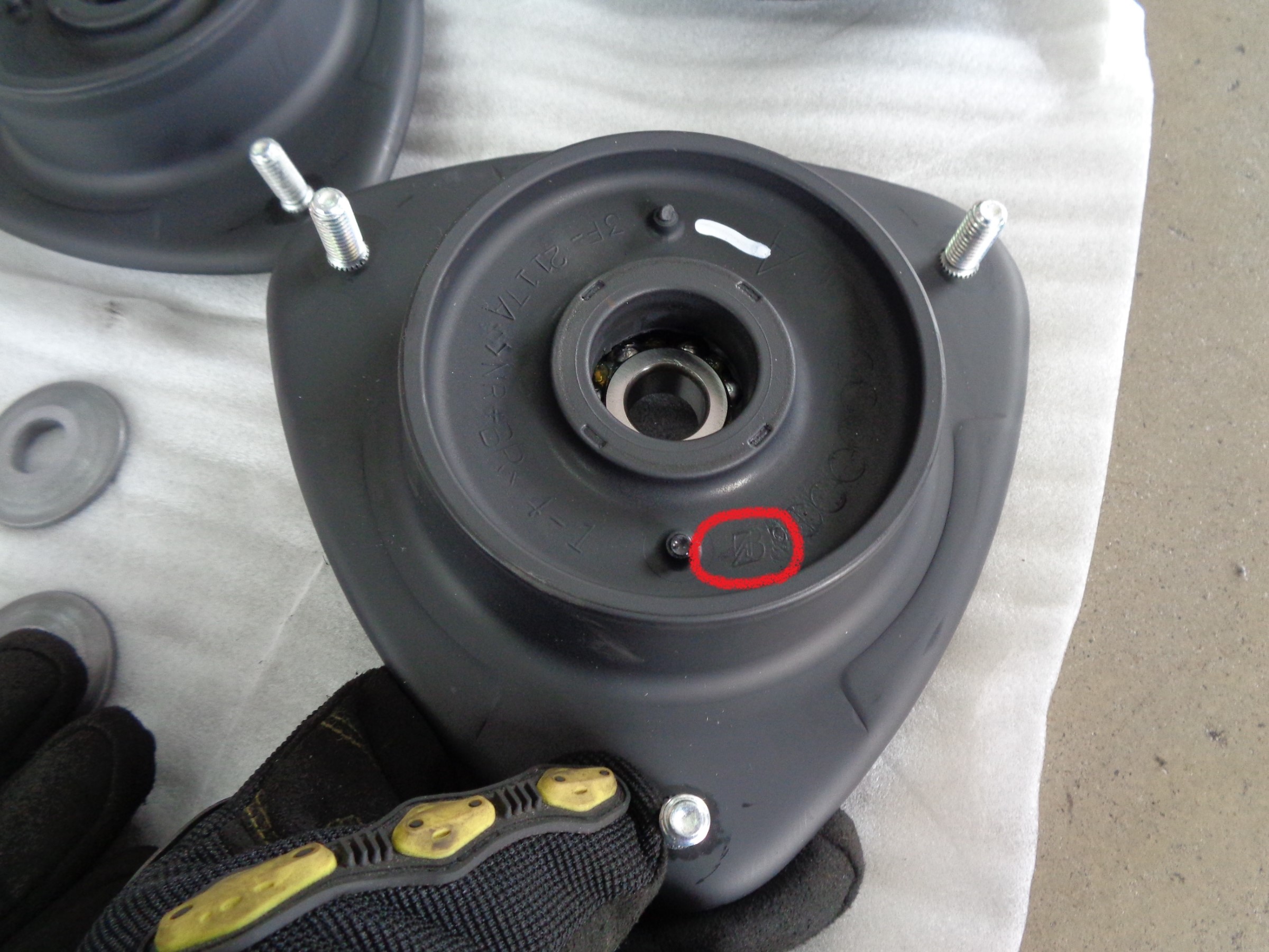 スバル インプレッサWRX STI（GRB）の足回りリフレッシュ！ | スバル