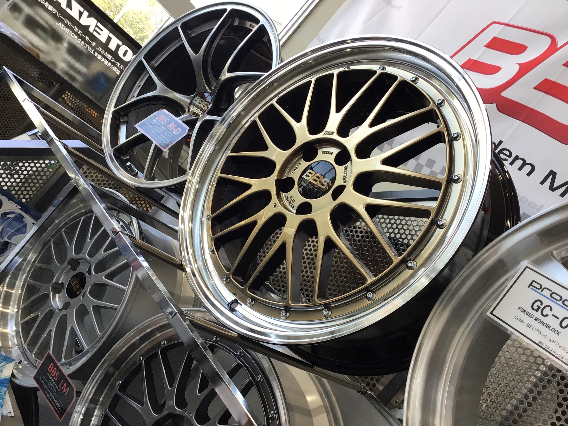 sホイール 価格改定のお知らせ ホイール ホイール 4輪トータルアライメント測定 調整 スタッフ日記 コクピット モリオカ 車のカスタマイズにかかわるスタッフより