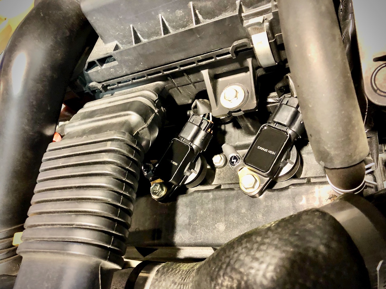 Ha36s Suzuki Alto Works High Spark Ignition Coil High Spark Noise Reduction Terminal Ngk Premium Rx Plug スズキ アルトワークス メモらんだむ コクピット 福島 車のカスタマイズにかかわるスタッフより