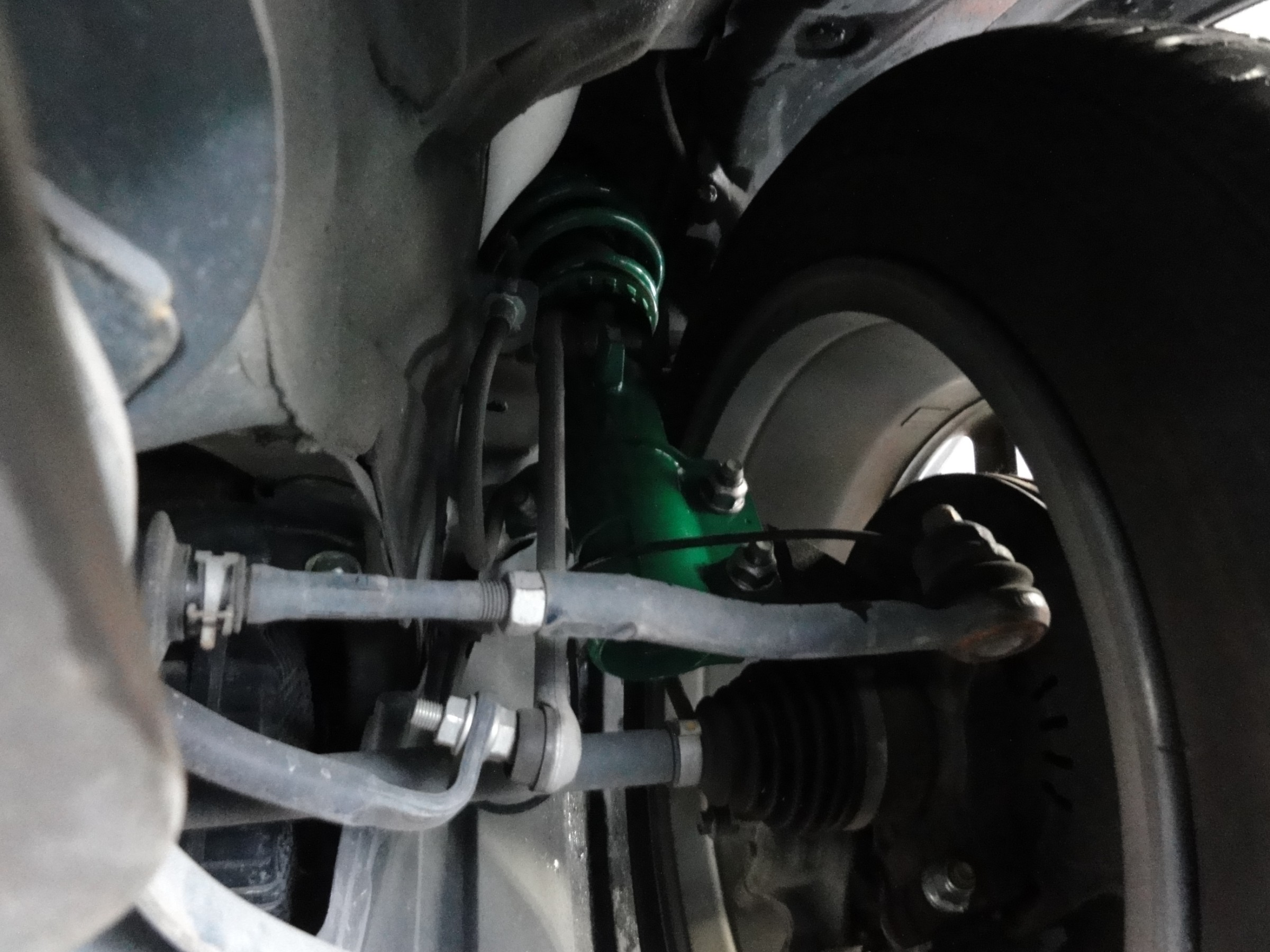 ノート（E12）テイン製車高調「FLEX-Z」装着＆アライメント作業