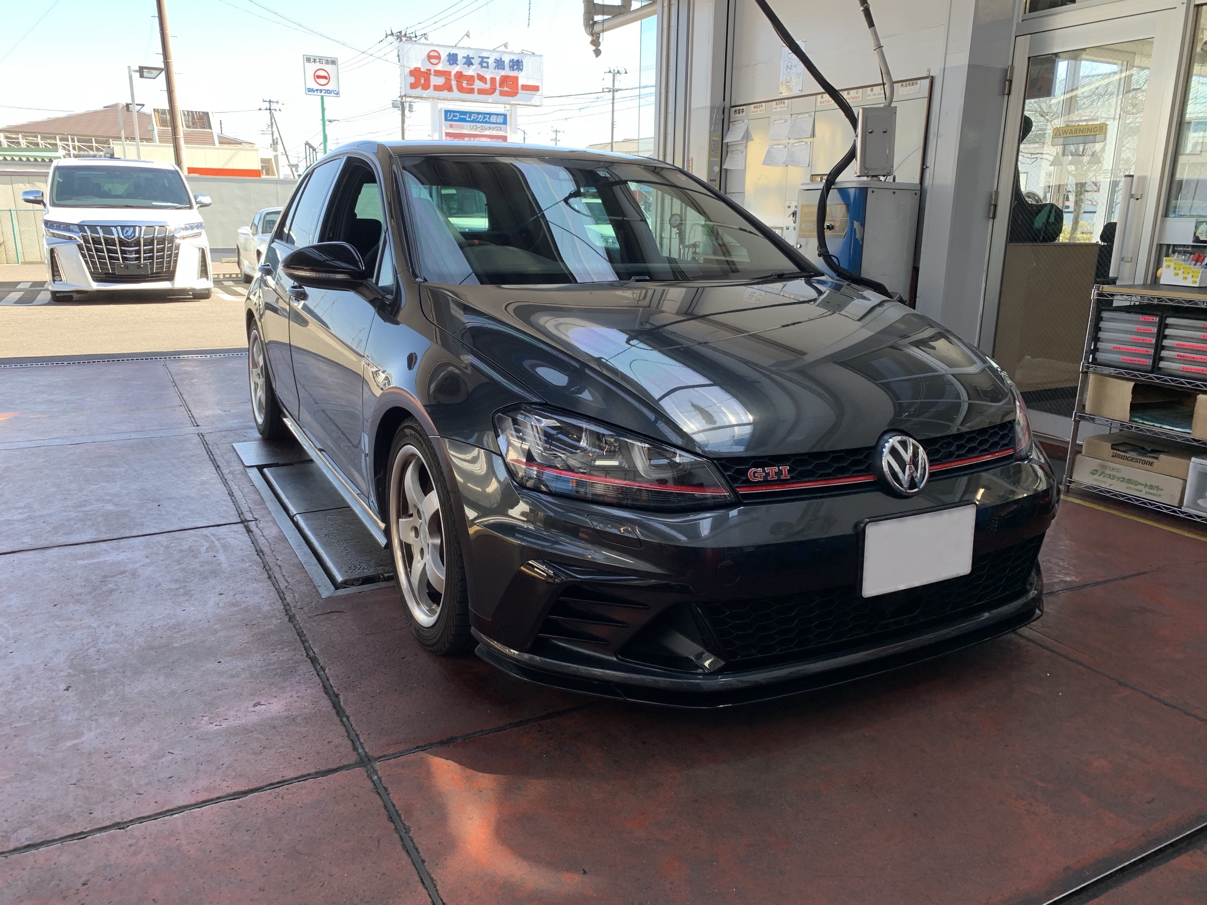 ゴルフ7 フロントブレーキパッド、ローター交換