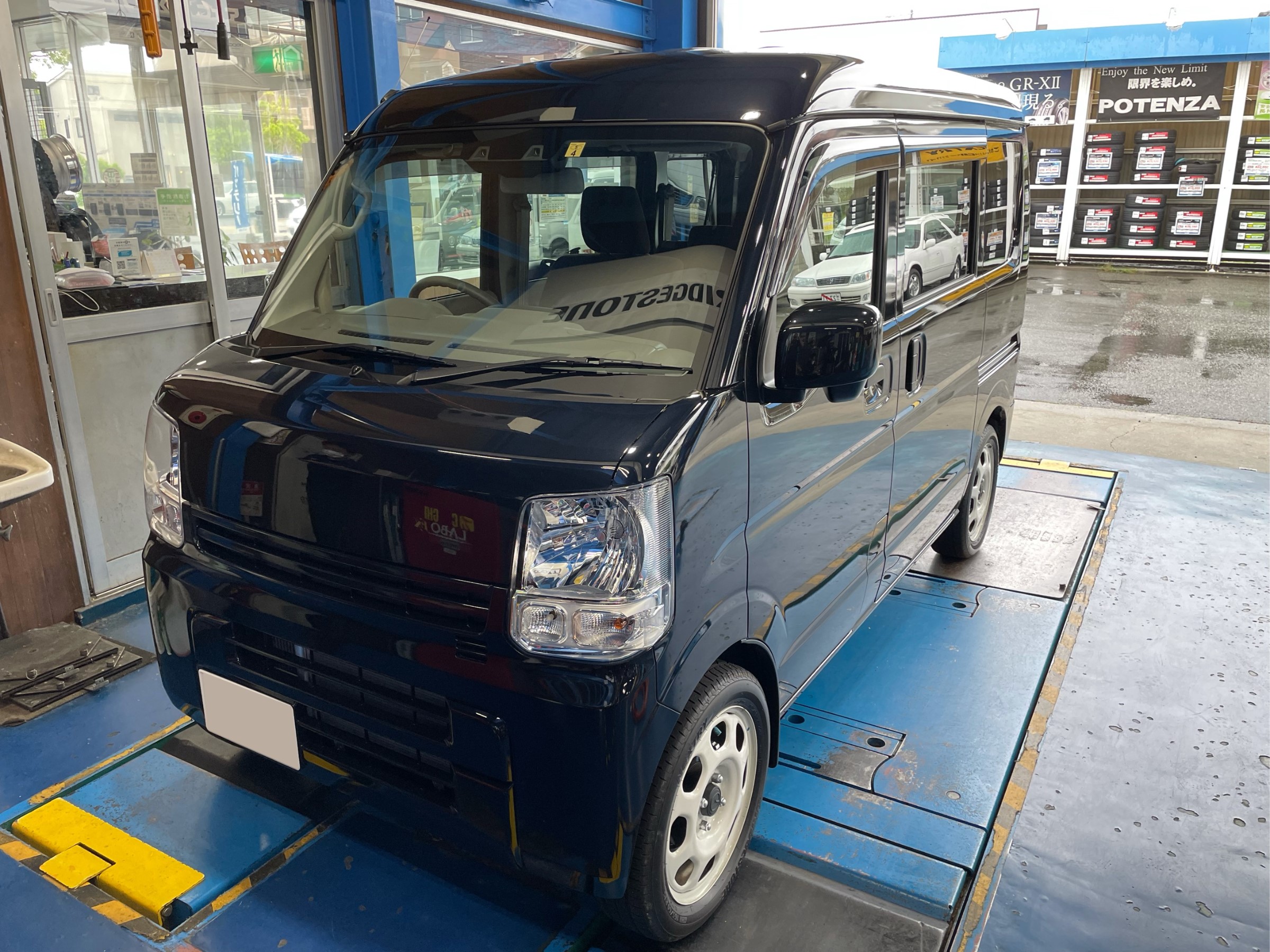 初回限定 日産NV100クリッパーのフロントガタが締まる 強化フロント