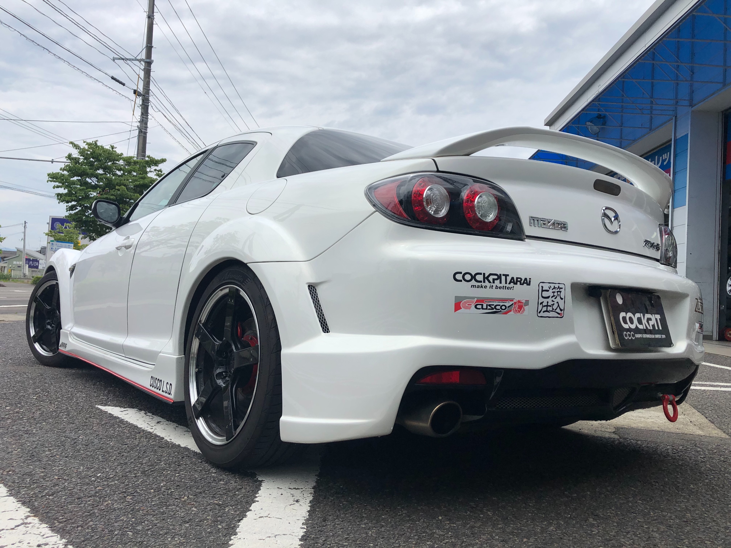 RX-8 カスタマイズ事例 : MAZDA RX-8 SE3P × Prodrive GC-05N  Adrenalin RE004 |  オーナーズカーインデックス | カスタマイズカー紹介 | コクピット 荒井 | お客さまの車高調、ドレスアップ、カスタマイズなど加工取付事例車両の紹介