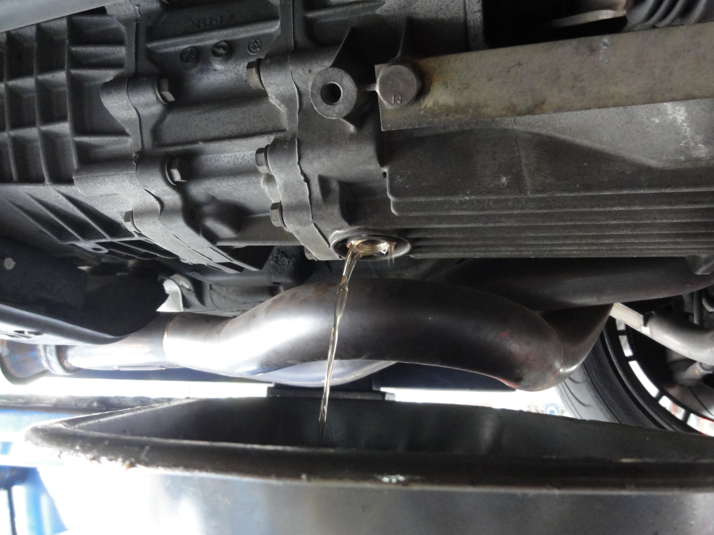 スカイラインGTｰR（BNR34） ミッションオイル＆エンジンオイル交換