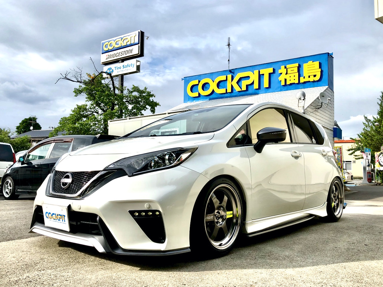 E12日産ノートNISMO新品アルミホイール 日産純正 E12 ﾉｰﾄnismo純正ﾎｲｰﾙ 17インチ アップガレージ塩尻北