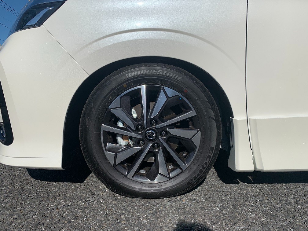 納車後に直行入庫!! 新車C27/セレナに車高調＋スーパー