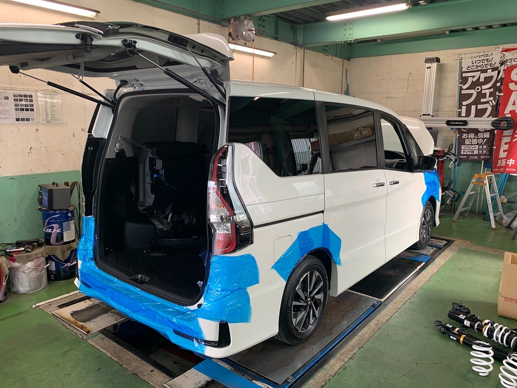 納車後に直行入庫!! 新車C27/セレナに車高調＋スーパーアライメント