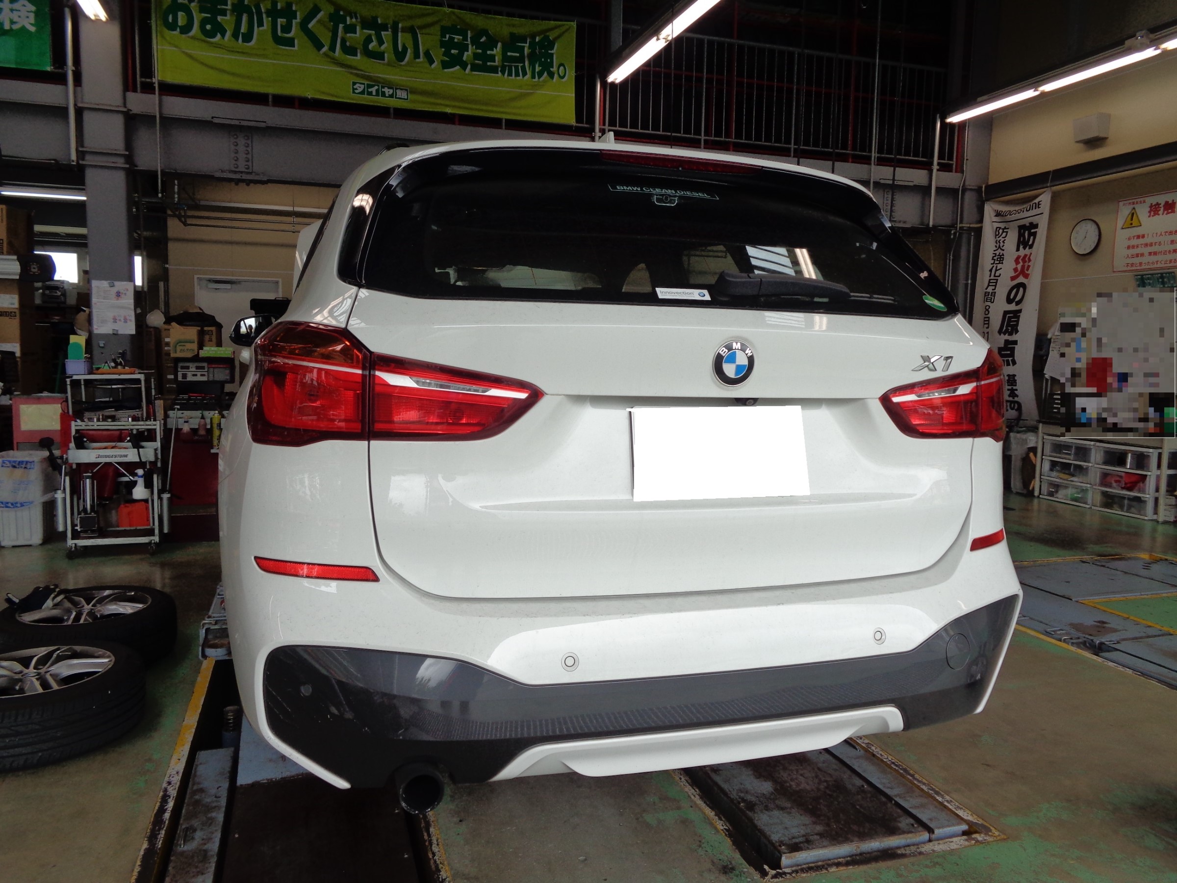 BMW X1 F48 ブレーキパッド＆ローターをブレンボに交換！ | BMW X1 足 